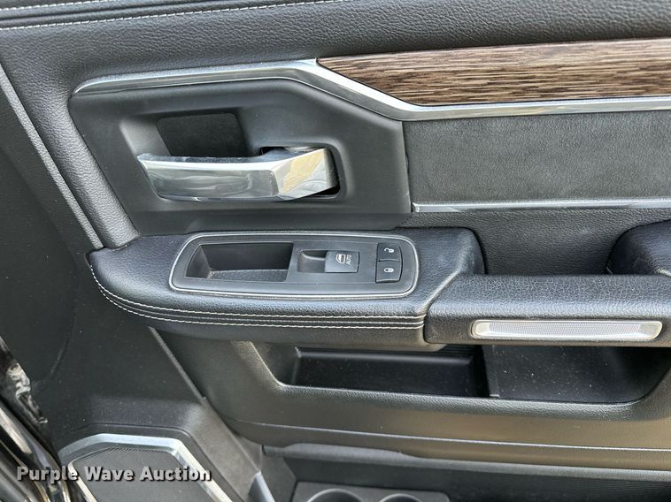 image for item NQ9365 2019 Dodge  Ram 3500 Laramie Crew Cab flatbed pickup truck