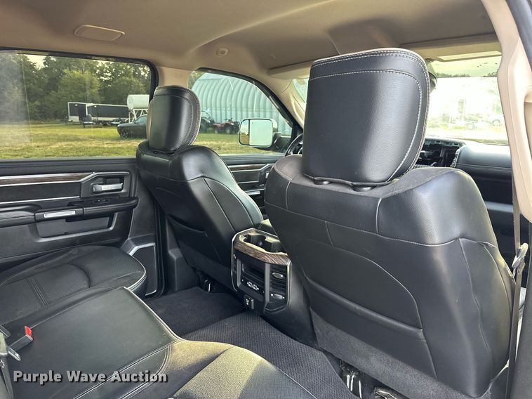 image for item NQ9365 2019 Dodge  Ram 3500 Laramie Crew Cab flatbed pickup truck