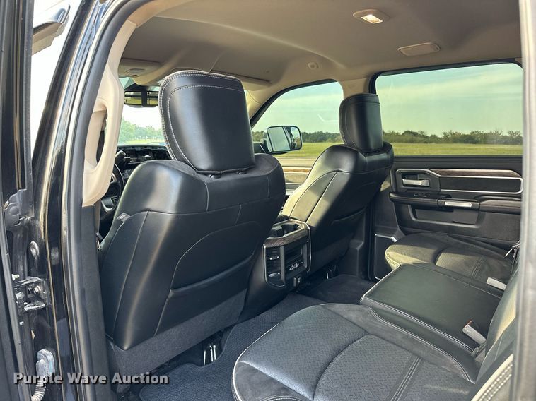 image for item NQ9365 2019 Dodge  Ram 3500 Laramie Crew Cab flatbed pickup truck