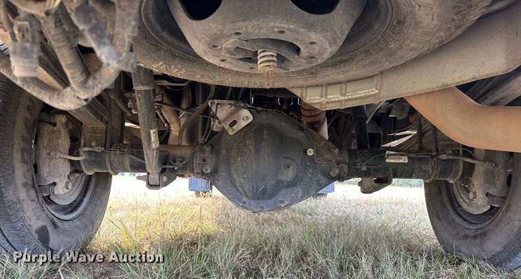 image for item NQ9365 2019 Dodge  Ram 3500 Laramie Crew Cab flatbed pickup truck