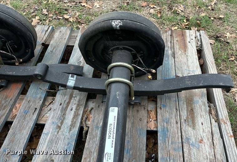 image for item NQ9379 (2) axles 