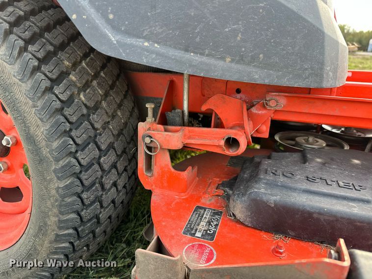 image for item NQ9391 Kubota Z421KW  ZTR lawn mower