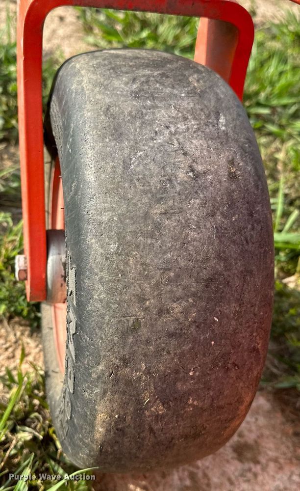 image for item NQ9391 Kubota Z421KW  ZTR lawn mower