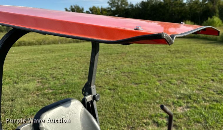 image for item NQ9392 Kubota Z726XKW  ZTR lawn mower