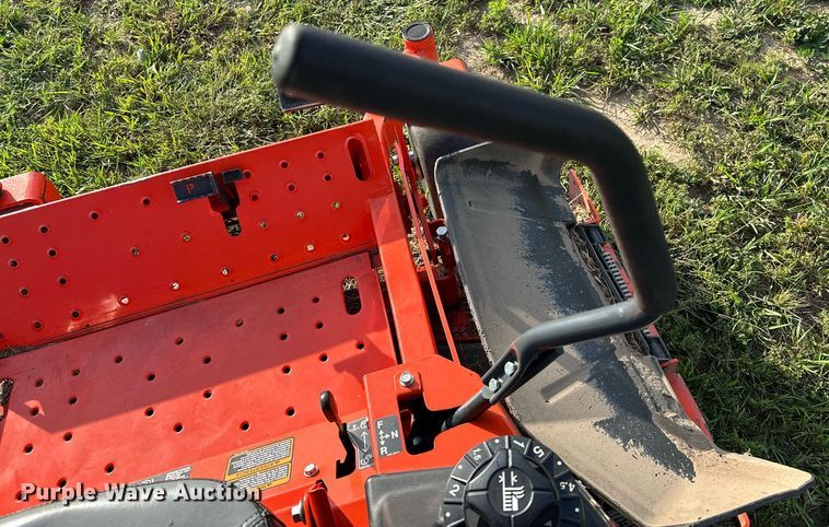 image for item NQ9392 Kubota Z726XKW  ZTR lawn mower