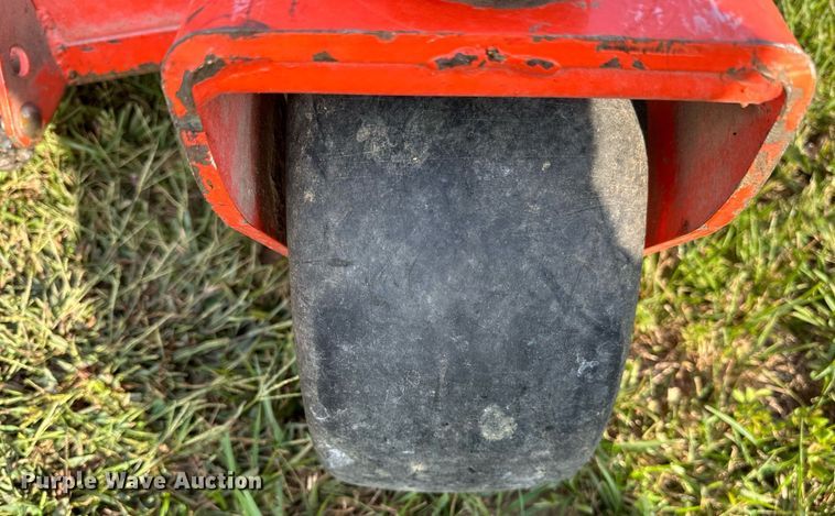 image for item NQ9392 Kubota Z726XKW  ZTR lawn mower