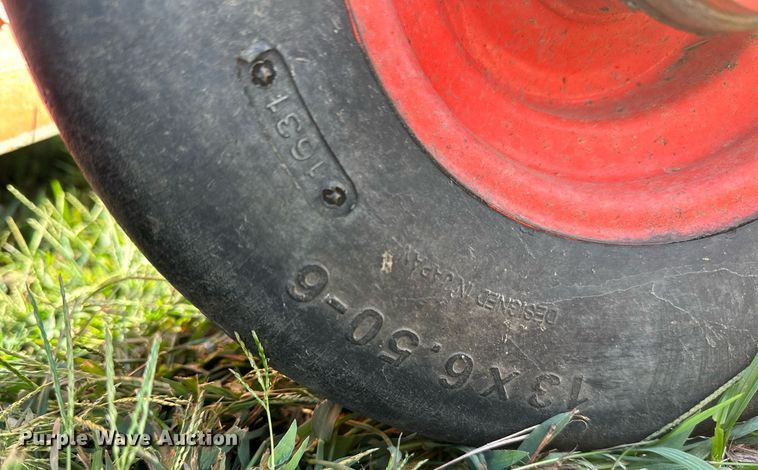 image for item NQ9392 Kubota Z726XKW  ZTR lawn mower