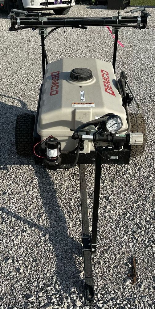 image for item NQ9393 Demco 9464077  turf sprayer