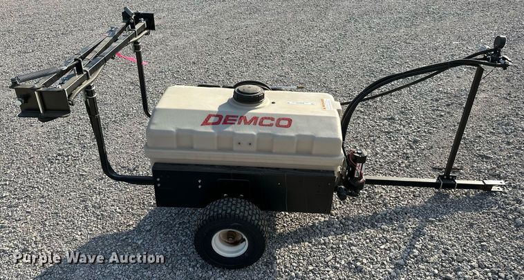 image for item NQ9393 Demco 9464077  turf sprayer
