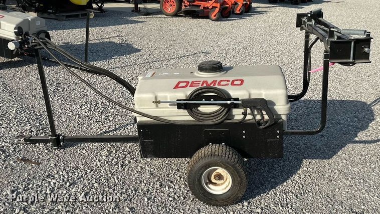 image for item NQ9393 Demco 9464077  turf sprayer