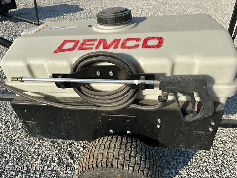 image for item NQ9393 Demco 9464077  turf sprayer
