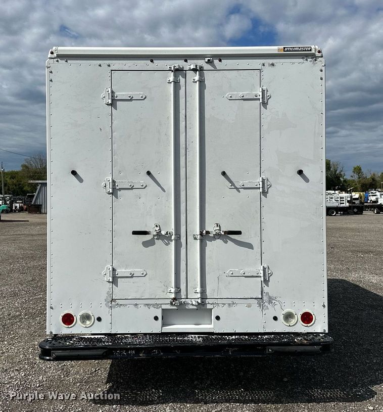 image for item NQ9406 2017 Freightliner MT45  refrigerated delivery truck