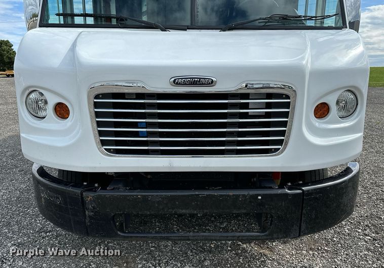 image for item NQ9406 2017 Freightliner MT45  refrigerated delivery truck