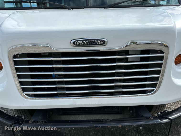 image for item NQ9406 2017 Freightliner MT45  refrigerated delivery truck