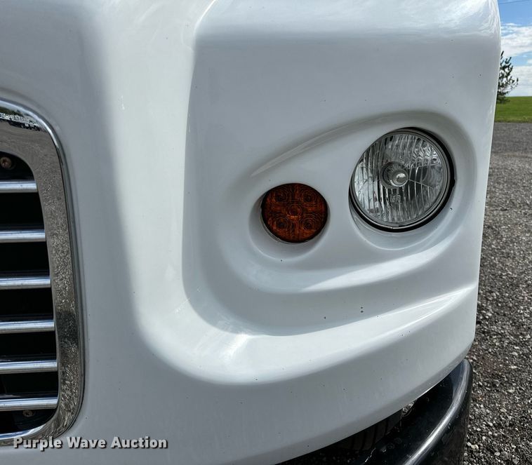 image for item NQ9406 2017 Freightliner MT45  refrigerated delivery truck