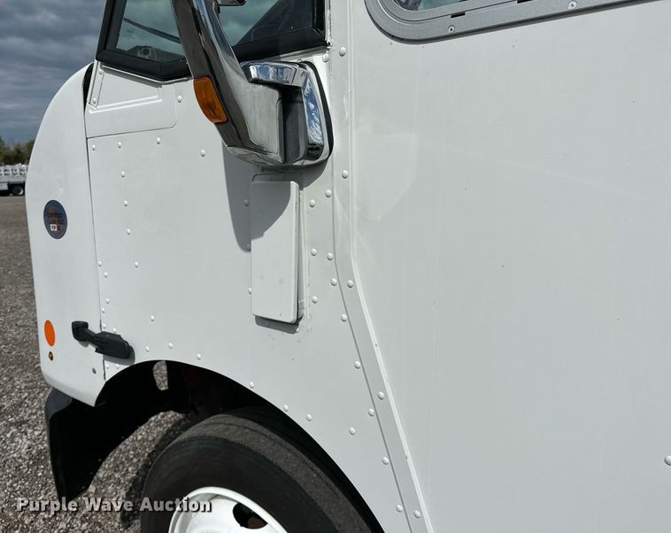 image for item NQ9406 2017 Freightliner MT45  refrigerated delivery truck