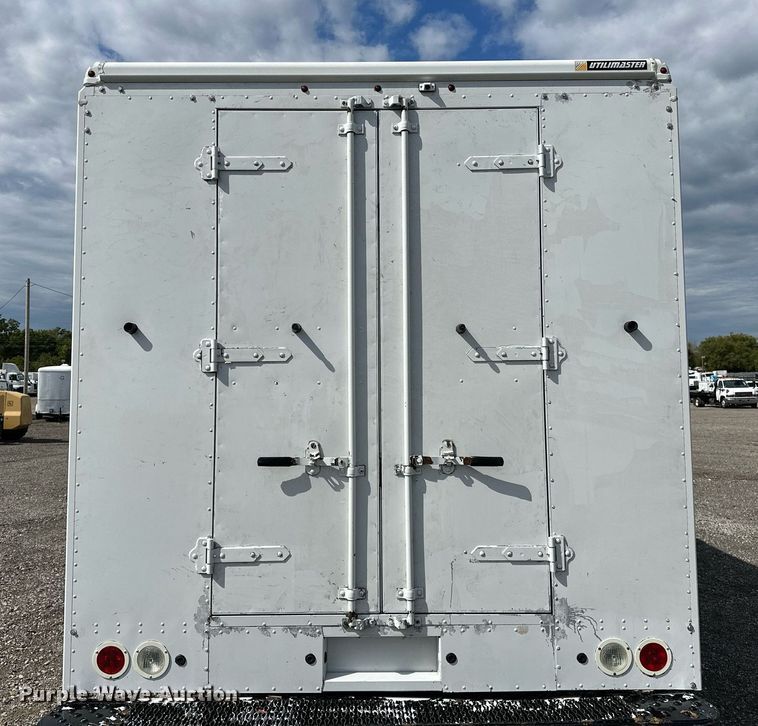 image for item NQ9406 2017 Freightliner MT45  refrigerated delivery truck