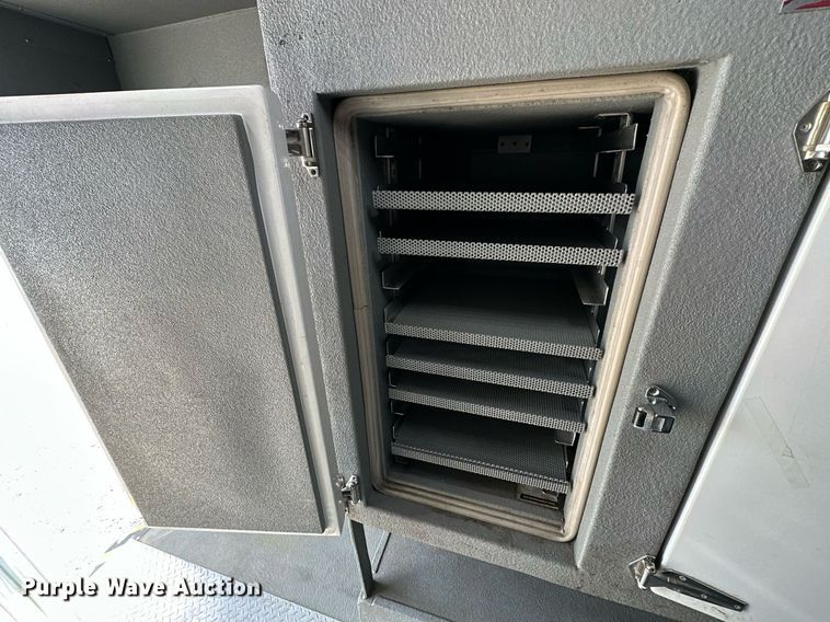 image for item NQ9406 2017 Freightliner MT45  refrigerated delivery truck