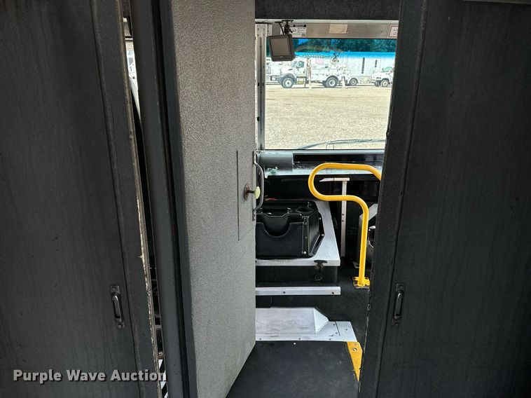 image for item NQ9406 2017 Freightliner MT45  refrigerated delivery truck