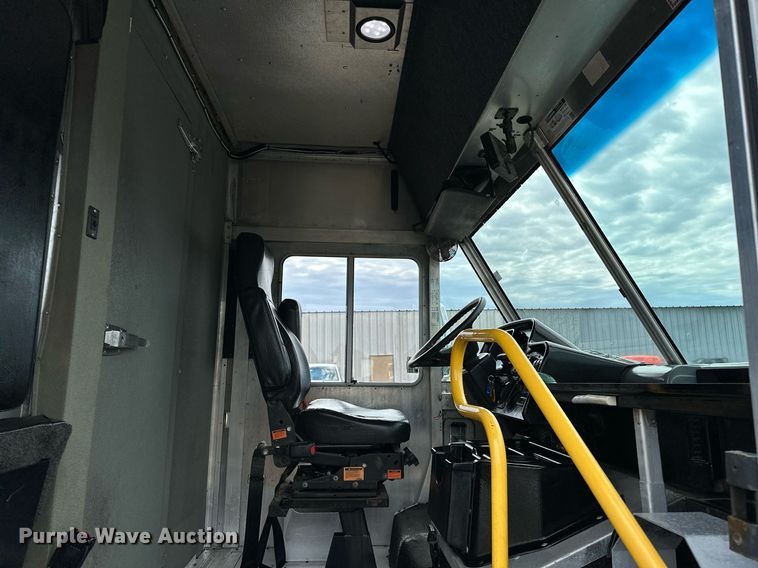 image for item NQ9406 2017 Freightliner MT45  refrigerated delivery truck