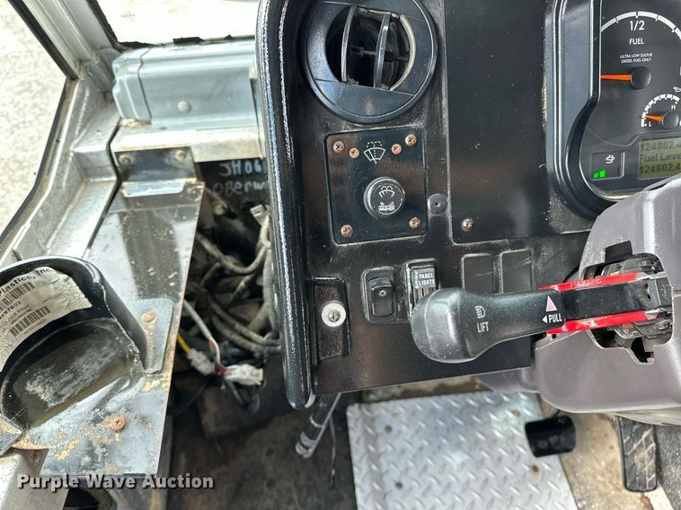 image for item NQ9406 2017 Freightliner MT45  refrigerated delivery truck