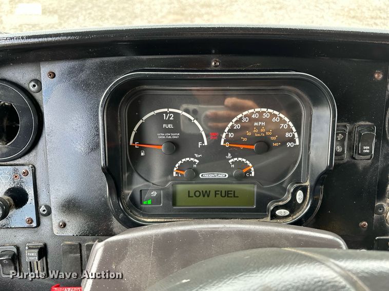 image for item NQ9406 2017 Freightliner MT45  refrigerated delivery truck