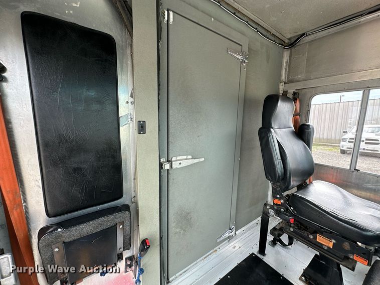 image for item NQ9406 2017 Freightliner MT45  refrigerated delivery truck