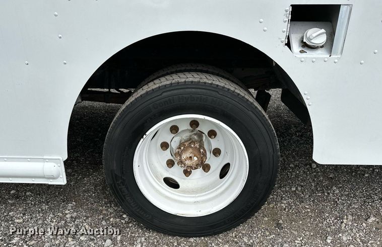 image for item NQ9406 2017 Freightliner MT45  refrigerated delivery truck