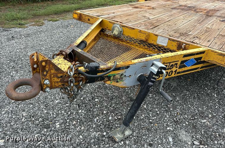 image for item NQ9410 2002 Superior 95-45-001  equipment trailer