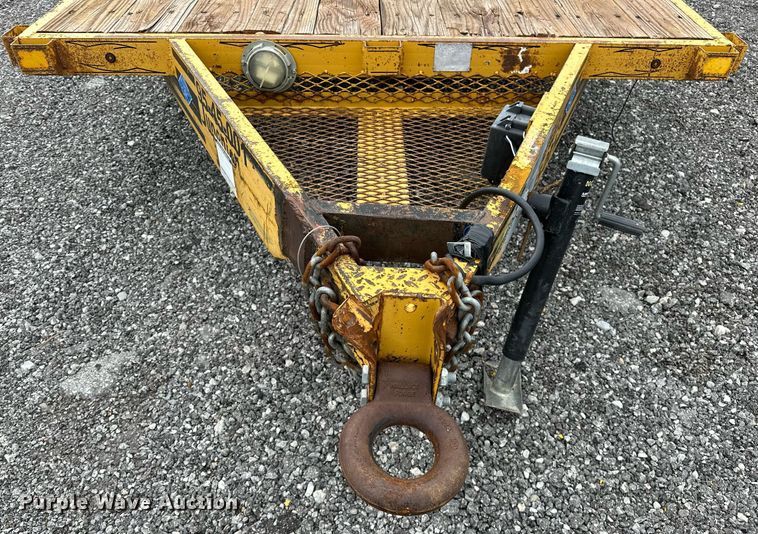 image for item NQ9410 2002 Superior 95-45-001  equipment trailer