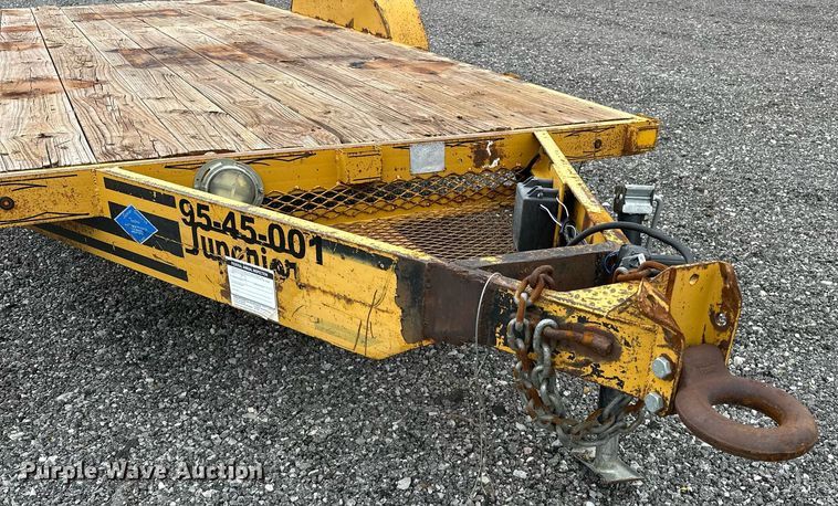 image for item NQ9410 2002 Superior 95-45-001  equipment trailer