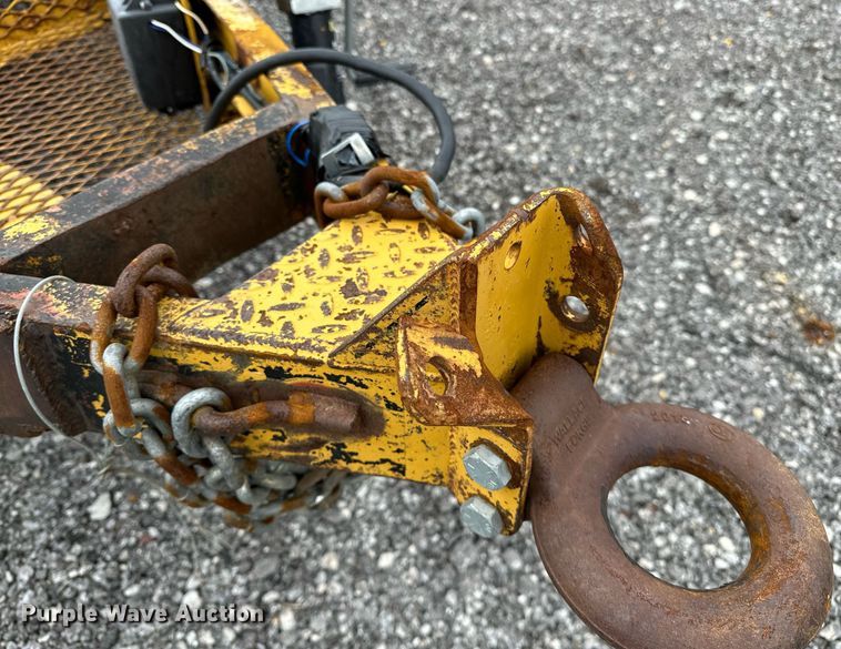 image for item NQ9410 2002 Superior 95-45-001  equipment trailer