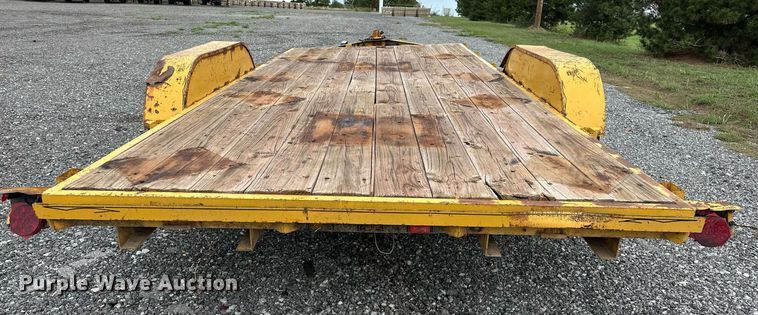 image for item NQ9410 2002 Superior 95-45-001  equipment trailer
