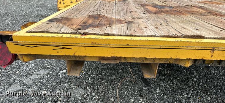 image for item NQ9410 2002 Superior 95-45-001  equipment trailer