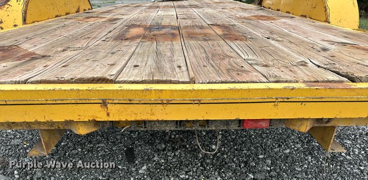 image for item NQ9410 2002 Superior 95-45-001  equipment trailer