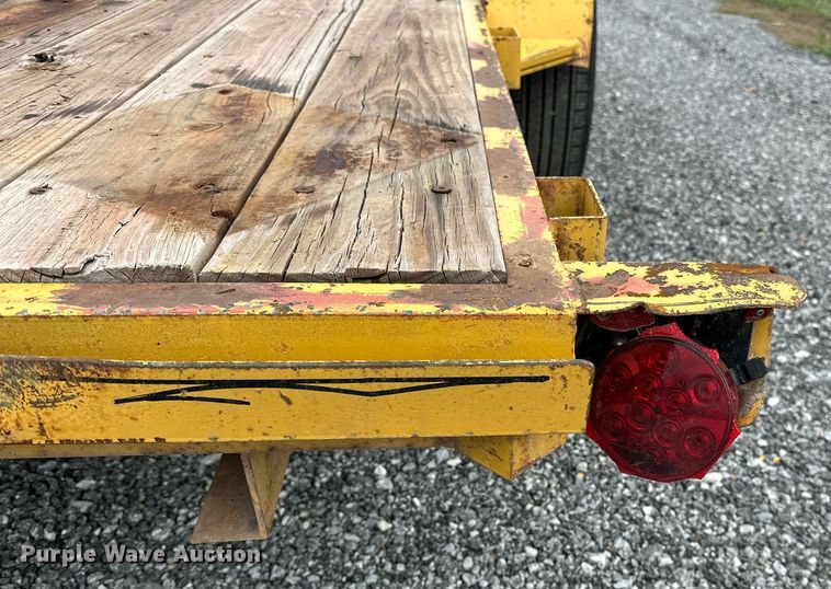 image for item NQ9410 2002 Superior 95-45-001  equipment trailer