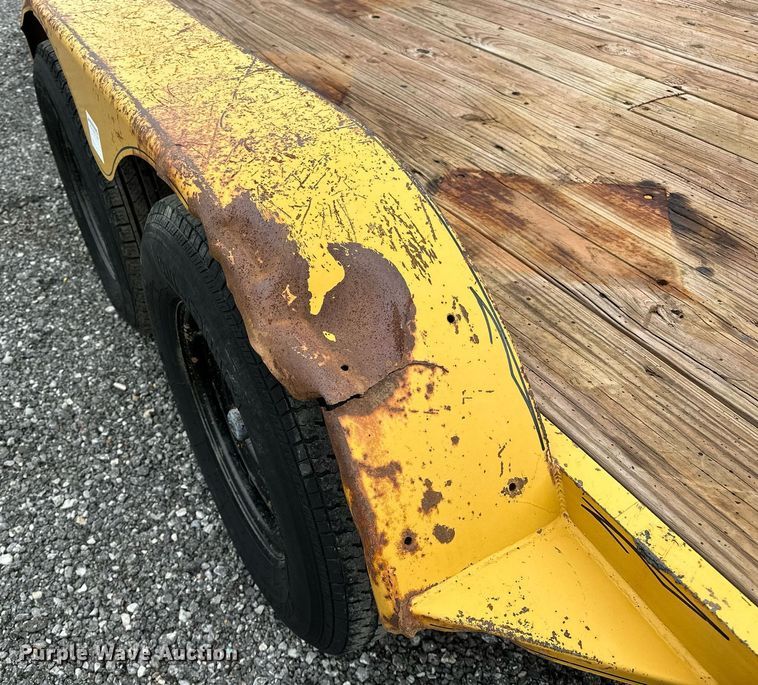 image for item NQ9410 2002 Superior 95-45-001  equipment trailer