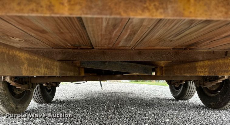 image for item NQ9410 2002 Superior 95-45-001  equipment trailer