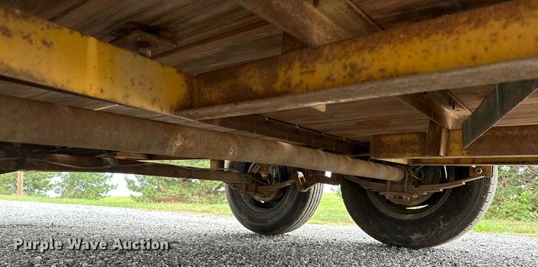 image for item NQ9410 2002 Superior 95-45-001  equipment trailer