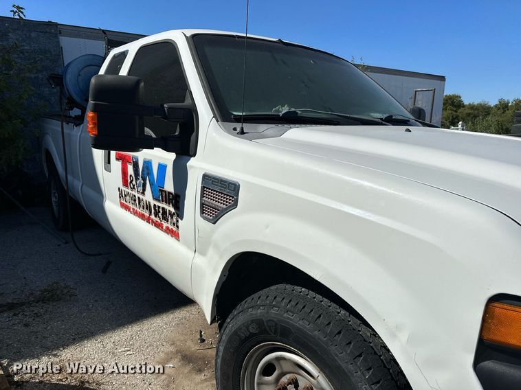 image for item NQ9419 2010 Ford F250 Super Duty  SuperCab pickup truck