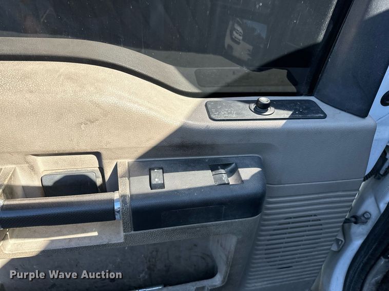 image for item NQ9419 2010 Ford F250 Super Duty  SuperCab pickup truck