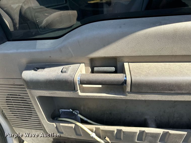 image for item NQ9419 2010 Ford F250 Super Duty  SuperCab pickup truck