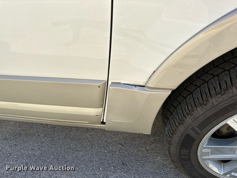 image for item NQ9420 2010 Ford Expedition  SUV