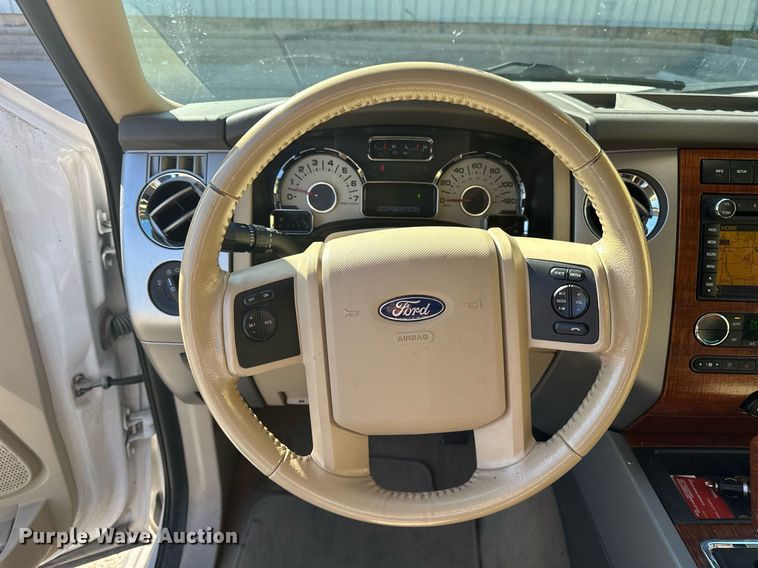 image for item NQ9420 2010 Ford Expedition  SUV