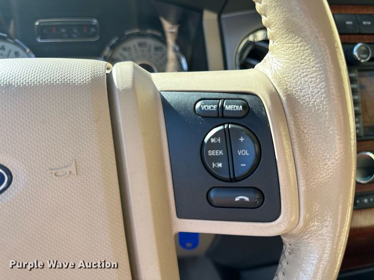 image for item NQ9420 2010 Ford Expedition  SUV