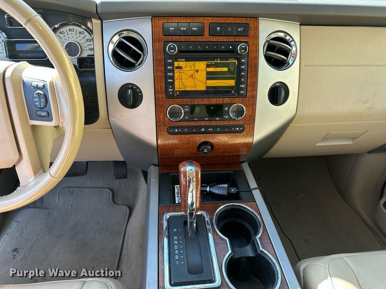 image for item NQ9420 2010 Ford Expedition  SUV