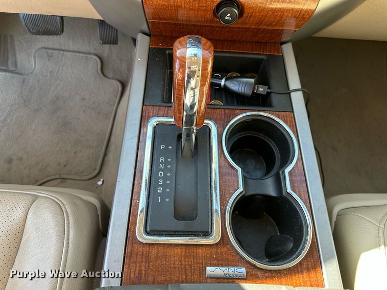 image for item NQ9420 2010 Ford Expedition  SUV