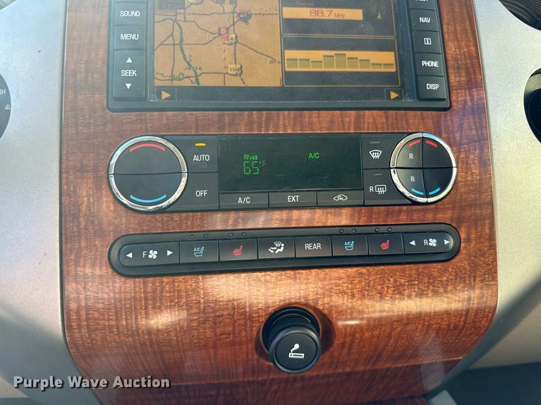 image for item NQ9420 2010 Ford Expedition  SUV