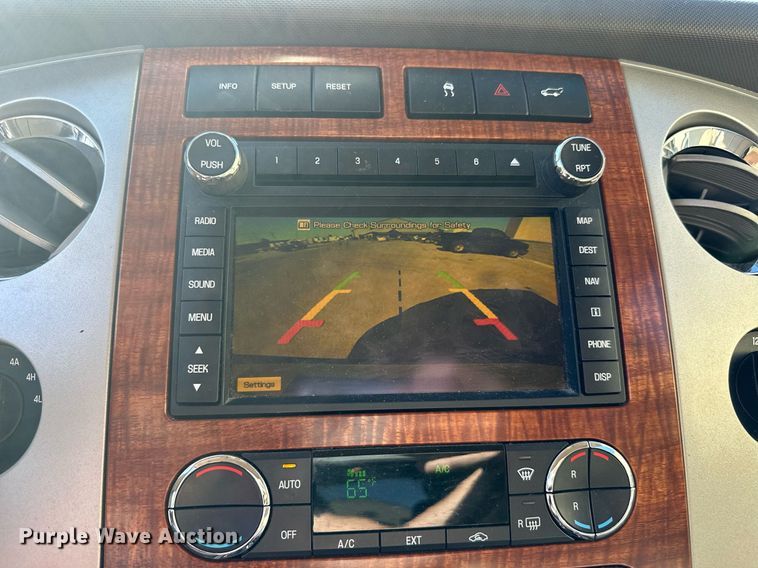 image for item NQ9420 2010 Ford Expedition  SUV