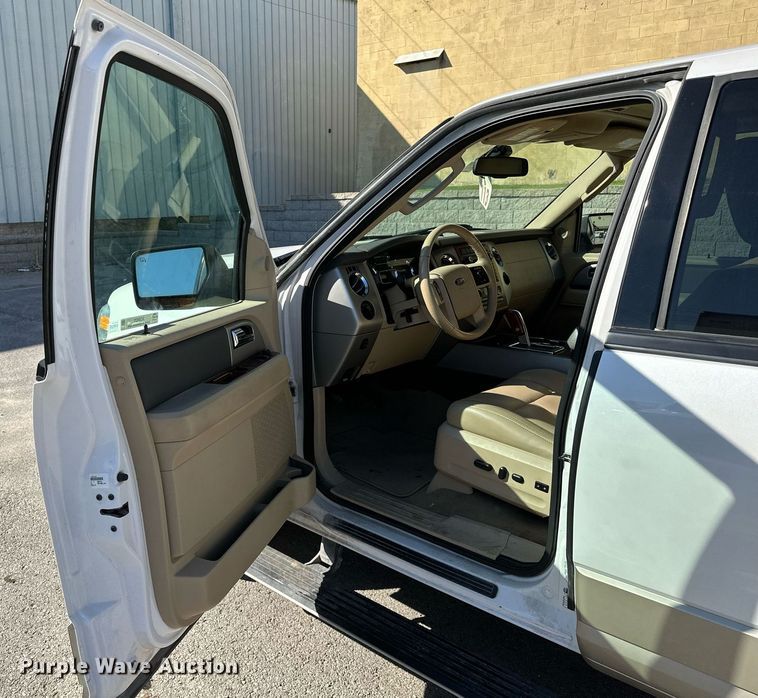 image for item NQ9420 2010 Ford Expedition  SUV